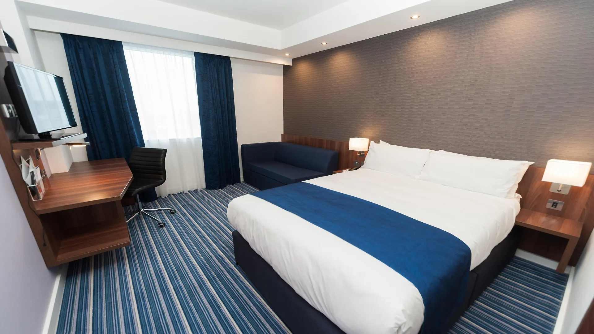 Hotel Holiday Inn Express Aberdeen Airport By Ihg Dyce