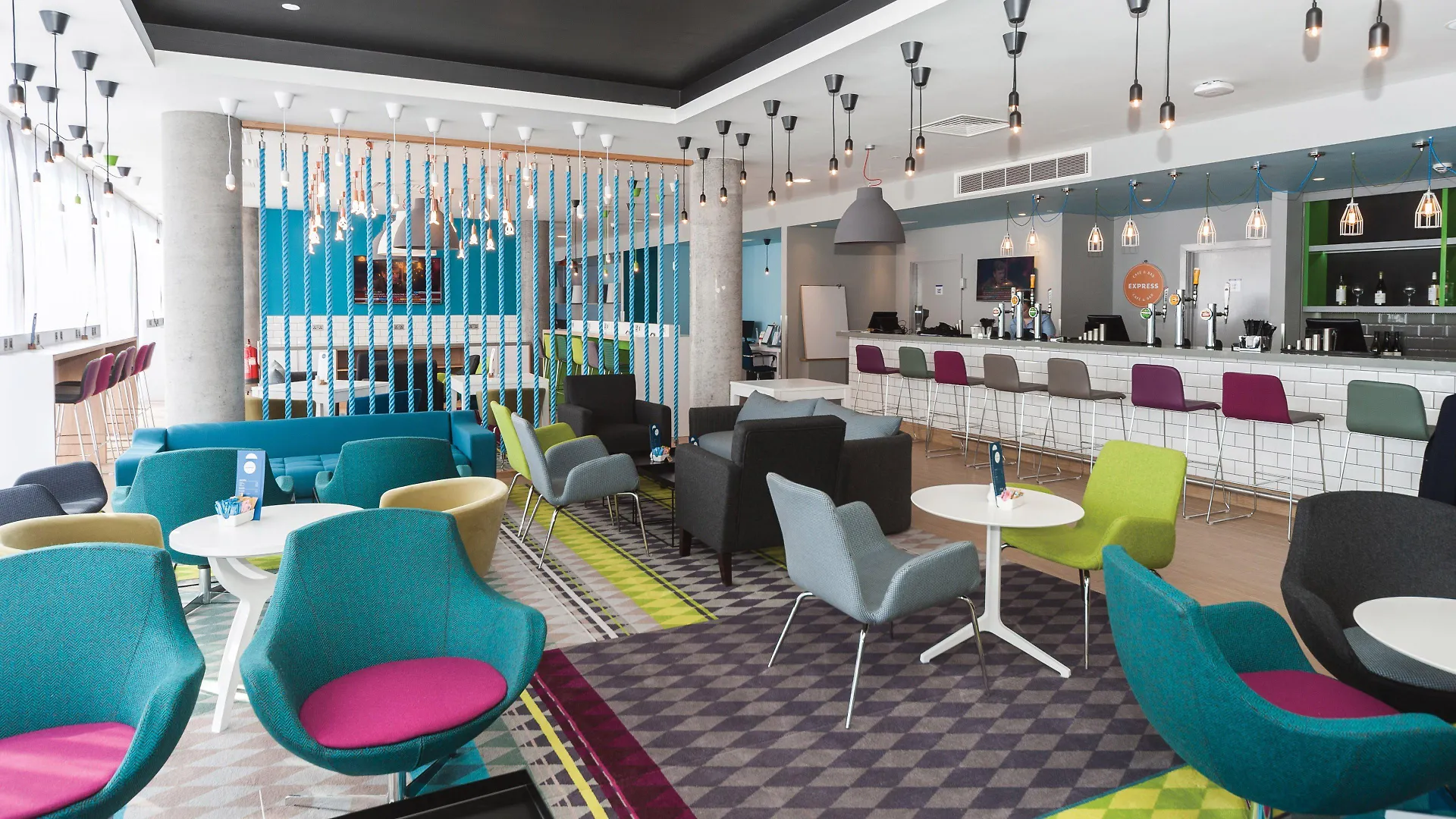 Hotel Holiday Inn Express Aberdeen Airport By Ihg Dyce