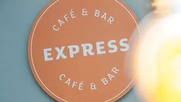 Holiday Inn Express Aberdeen Airport By Ihg Dyce 3*,  United Kingdom