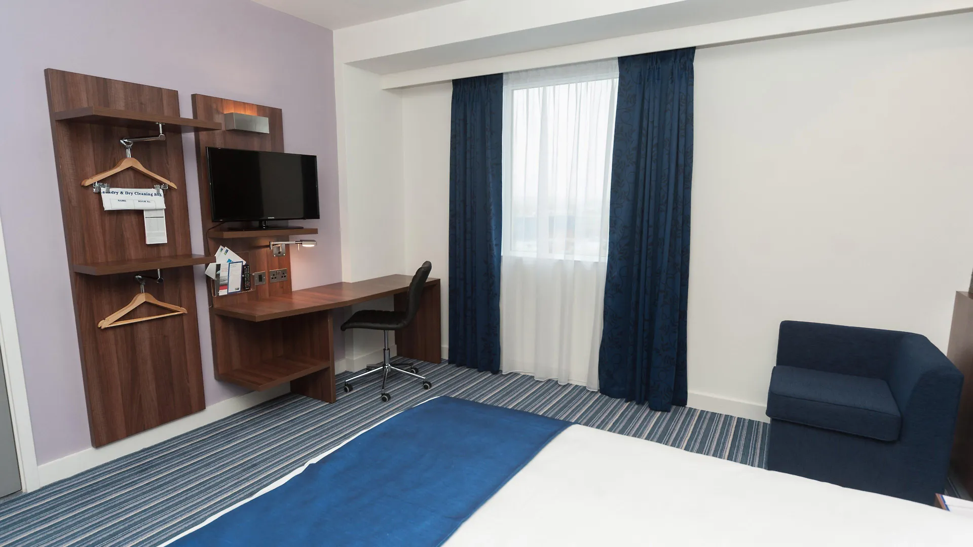 Holiday Inn Express Aberdeen Airport By Ihg Dyce 3*,  United Kingdom