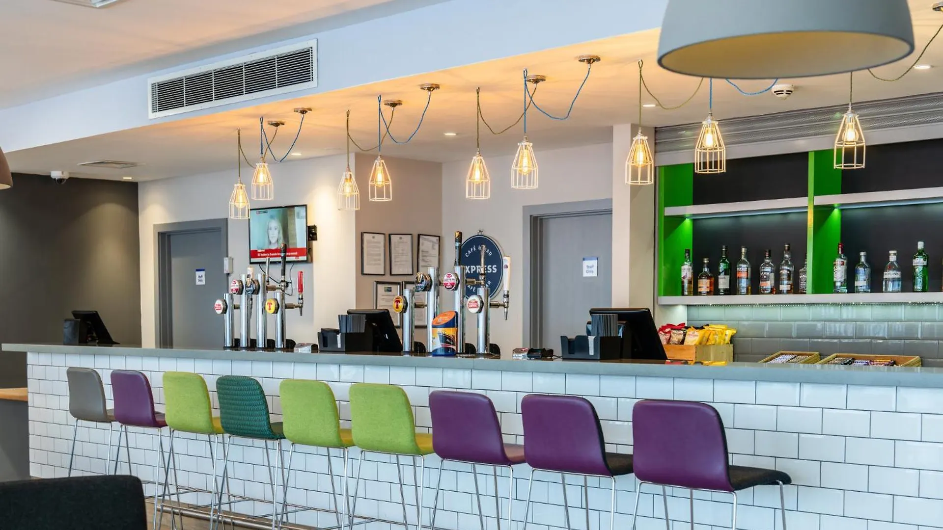 Holiday Inn Express Aberdeen Airport By Ihg Dyce