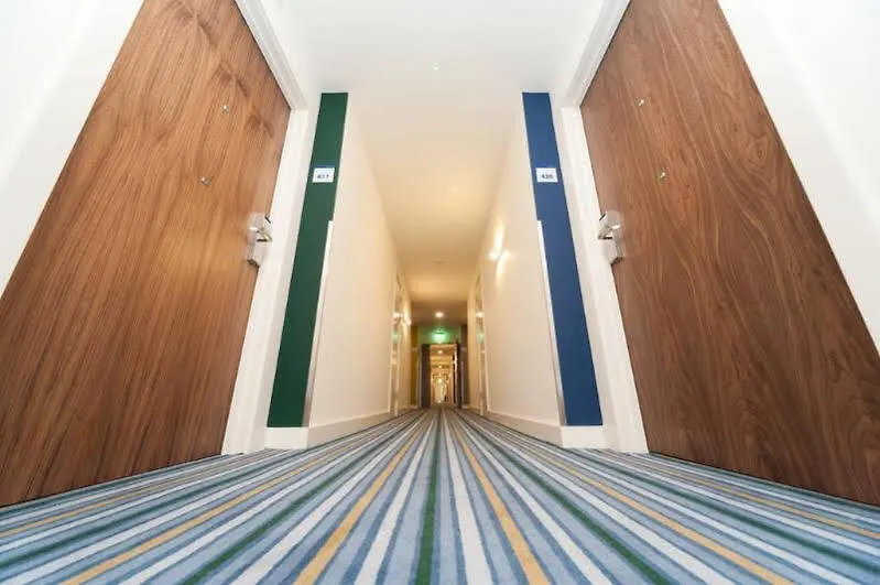 Holiday Inn Express Aberdeen Airport By Ihg Dyce 3*,  United Kingdom